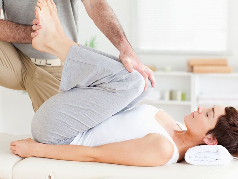 Eskuzko terapia bizkarrezurreko osteokondrosia tratatzeko metodo eraginkorra da